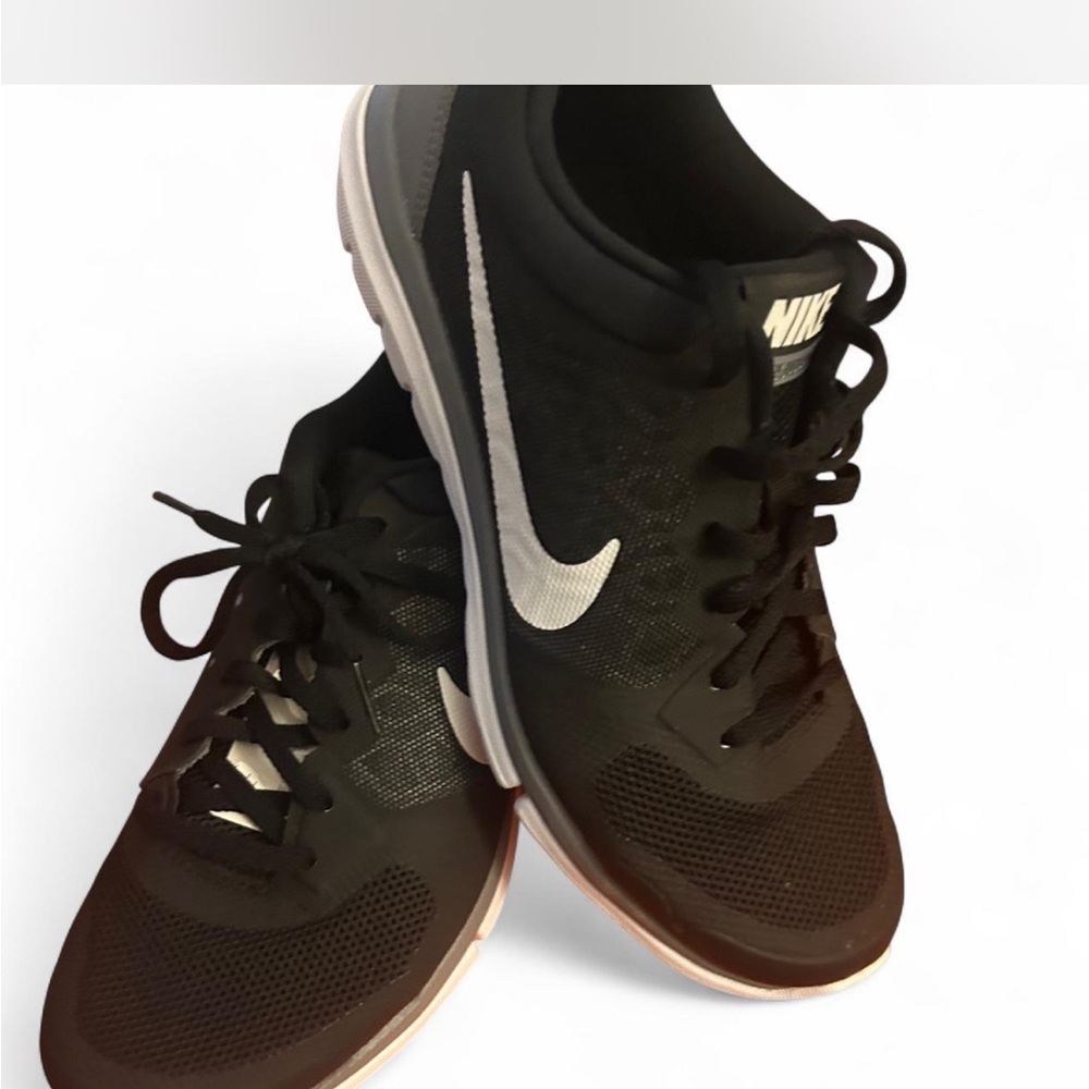 Nike Flex Black and White Athletic Shoes